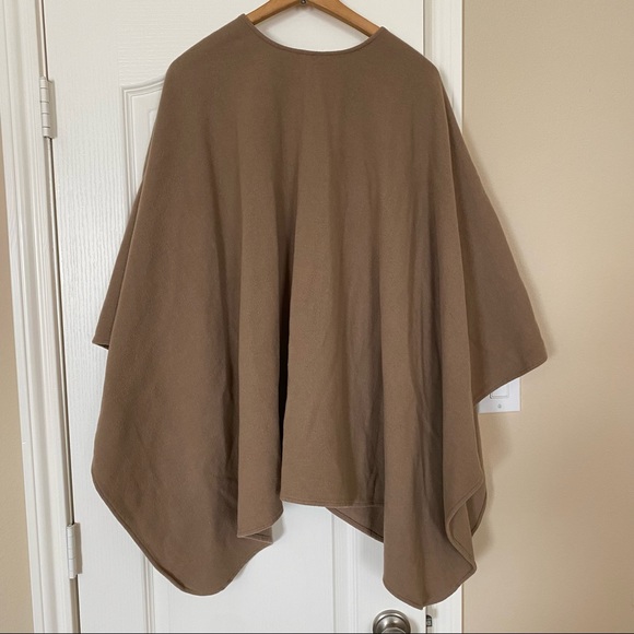 Harvé Bernard Cream wool shawl - Picture 2 of 4